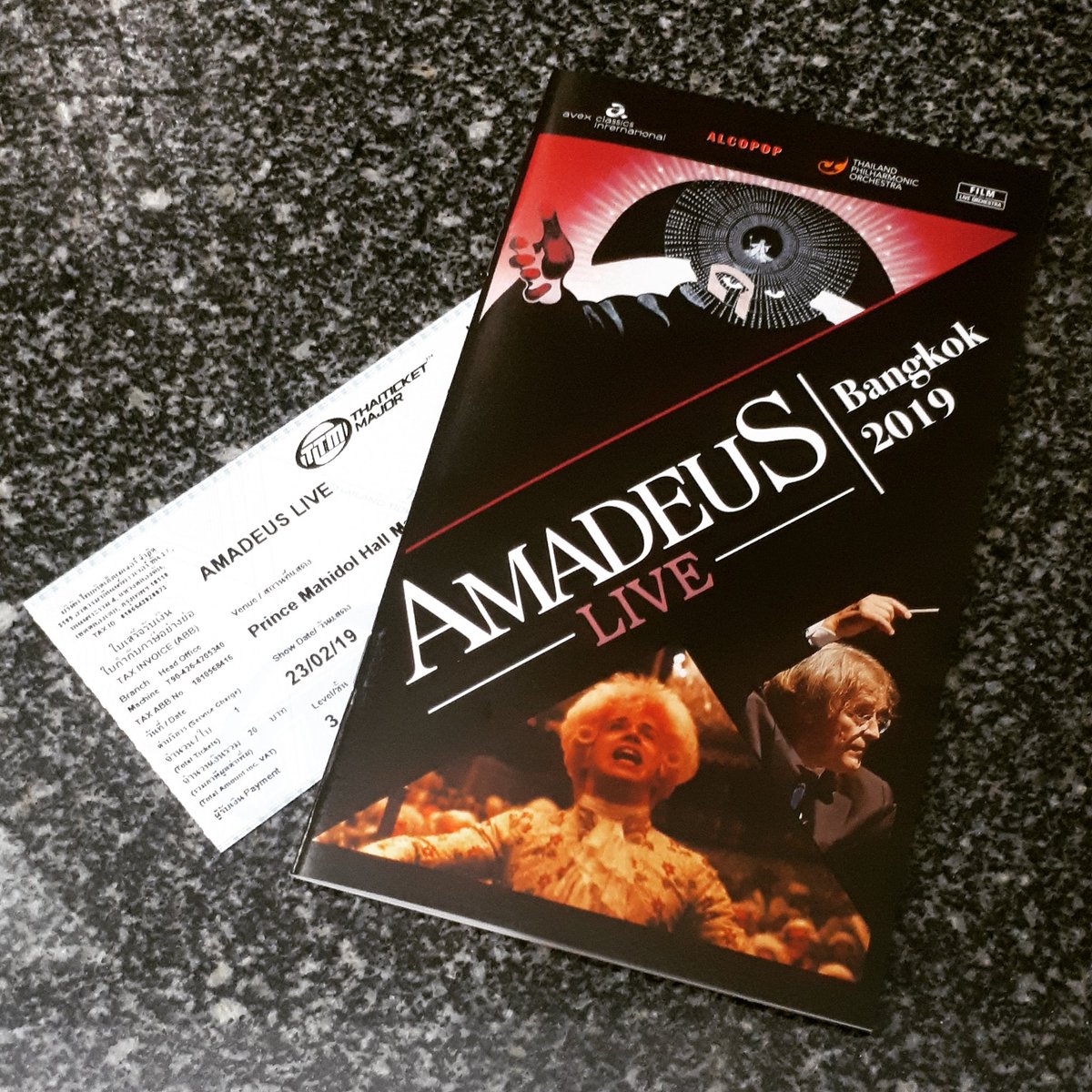 BooK_Ku's tweet photo. Living less in finding happiness around me.
Since you were gone.

#AMADEUSLIVE
#AMADEUSLIVE2019
#AMADEUSLIVEINBANGKOK

🎼🎷🎺🎻📯🎶🎵 https://t.co/FvOyyyQKLQ