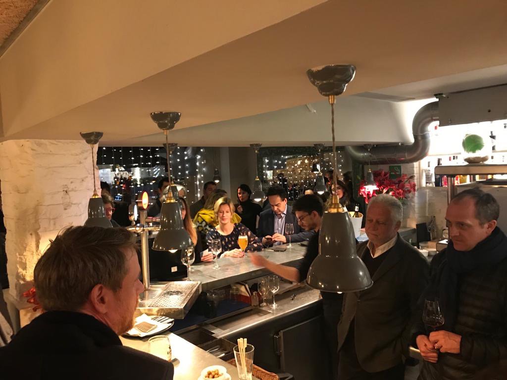 LPBUSINESSCLUB's tweet photo. El #Afterwork de febrero de #LPBC tuvo lugar el jueves pasado en el restaurante Lío de 4 en el barrio de Sant Gervasi en #Barcelona. https://t.co/Y8F4Ul0TU4