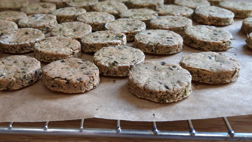 Furbabiespetsuk's tweet image. NEW BLOG POST - #NationalDogBiscuitDay Wheat free dog food and treats includes a recipe for you to try at home!

fur-babies.pet/wheat-free-dog…

#wheatfree #recipe #dogbiscuits #dogtreats #dogs #dogblog #petblogshare

@Addiscotts