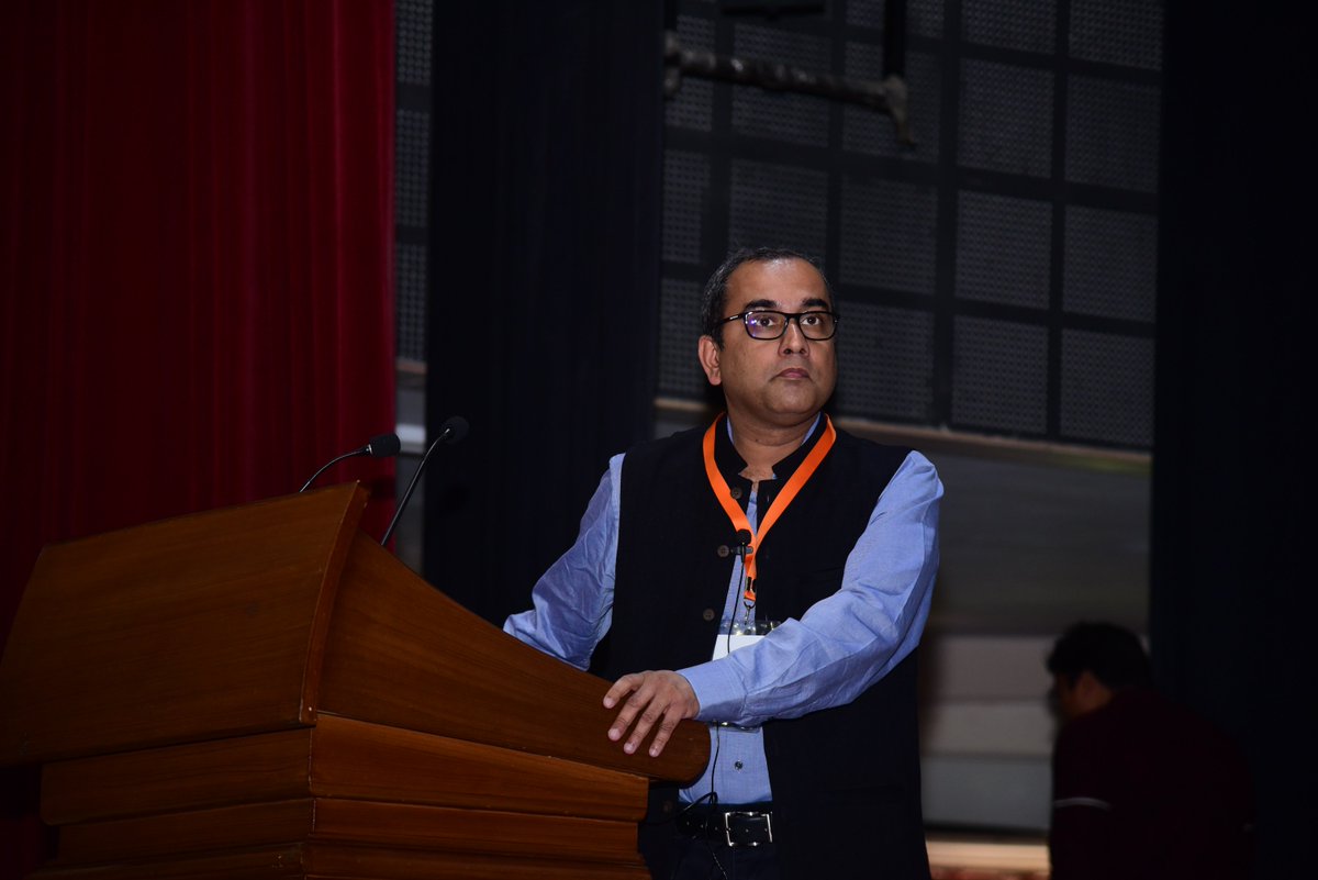 CSIR_CDRI's tweet photo. #DrRaghuPadinjat @NCBS_Bangalore #delivered #interesting #talk  #CTDDR2019 @CSIR_CDRI  @CSIR_IND @dgcsirIndia @drharshvardhan @IndiaDST @DBTIndia @doctorsoumya @ScienceNews @BBCScienceNews @PrinSciAdvGoI @moayush @MoHFW_INDIA @ICMRDELHI @VigyanPrasar @PTI_News @PIB_India @DDNews https://t.co/FpZquGUC9v
