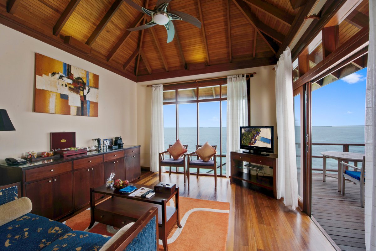 MVTravelHD's tweet photo. Do not miss seeing the sunrise from the sunrise of your private room overlooking the ocean......⛅🌊✨💦☀
..
Don't hesitate to contact us via whats app:
+201000259103 / +201000259104
.
.
#Maldives #Offers 
#Olhuveli #YallaAgazat https://t.co/hQ9CBGGkN9