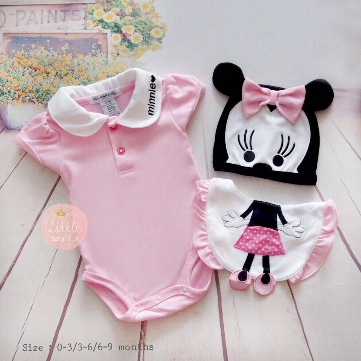 JeerananKids's tweet photo. จั้มสูทขาสั้นมินนี่ พร้อมหมวกและผ้ากันเปื้อน น่ารักๆ
Size 0-3 / 3-6 / 6-9 เดือน 
น้ำหนัก 4 / 4-6 / 6-8 กก.

ราคา 250 บาท
สั่งซื้อสินค้าไลน์ไอดี : @ jeeranan (มี @ ด้านหน้า)

#เสื้อผ้าเด็ก #เสื้อผ้าเด็กผู้หญิง #ชุดมินนี่ #บอดี้สูท #จั้มสูท #ชุดหมี #ชุดเด็กน่ารักๆ #ชุดเด็กแรกเกิด https://t.co/QwnKUKVM28