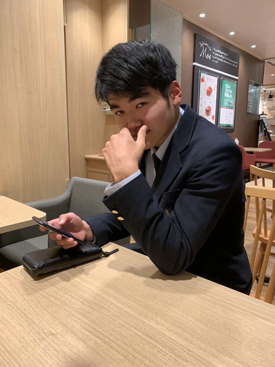 RSB_4or9's tweet photo. だりーこいつ。マックしか行ったことねーって言いよったのに、モス来た瞬間都会人ぶるやん
@youdai1324 
@jisaburou_52 
#諸塚の星 https://t.co/7wzNT9hnHi