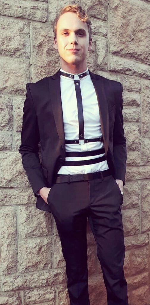 thevibeza's tweet photo. Bondage can be formal wear too. Have you tried it? Here's more: 
https://t.co/zmwWqseRhl https://t.co/5wO7JnaMb7