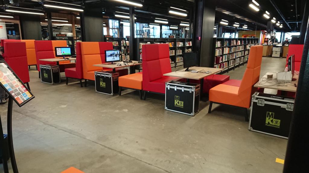 LeemansBas's tweet photo. @viviancomm De retrohoek staat!! Dank aan #MK2 ! https://t.co/q0rFNIldJy