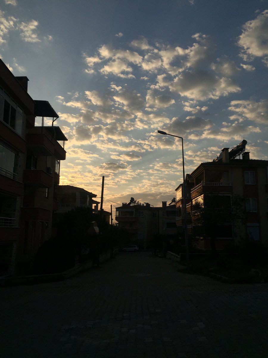 Anlat her şeyi gökyüzü...