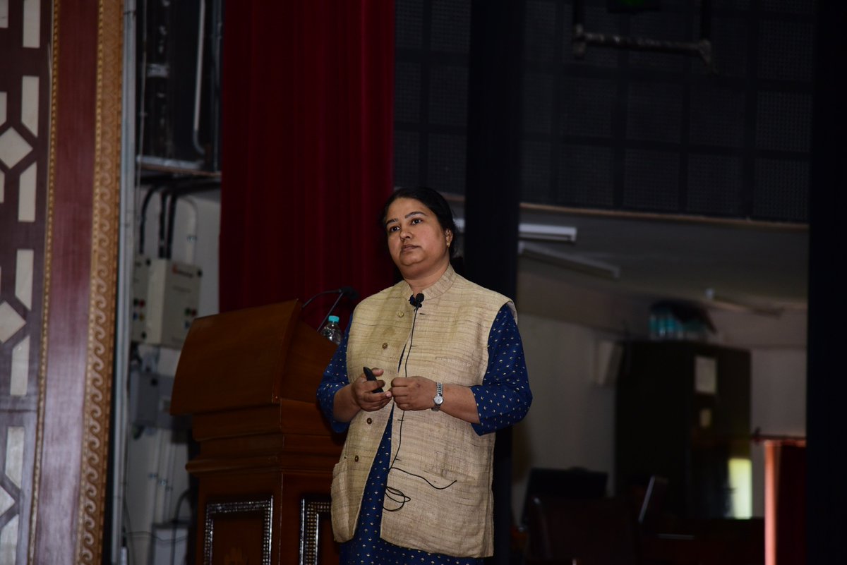 CSIR_CDRI's tweet photo. #DrDivyaSingh #delivered #talk #CTDDR2019 @CSIR_CDRI  
@CSIR_IND @dgcsirIndia @drharshvardhan @IndiaDST @DBTIndia @ScienceNews @BBCScienceNews @PrinSciAdvGoI @ICMRDELHI @VigyanPrasar @PTI_News @PIB_India @DDNewsLive @indianscinews @WHO @indianscinews @BiovoiceNews @indianscinews https://t.co/6xOtItRnhI