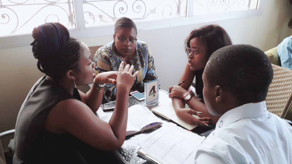 SGCameroun's tweet photo. [PROMOTE 2019]
"Human Resources Session" : Mme Armelle BELLA, Directrice des Ressources Humaines @SGCameroun et son équipe d'experts face au public.
Au programme : présentation métiers, coaching de compétences, présentation du programme graduate.
#SalonPromote19 #HRSession https://t.co/hgCF8P6anm