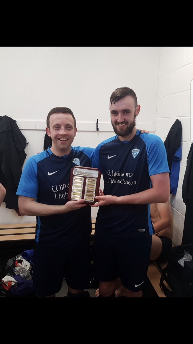 BlackthornRove1's tweet photo. Best for Thorn today was a close call. 

Some players are worth their weight in gold but as @jamiecurran94 weighs about 9 stone dripping wet we’ll say he’s worth @markyardley weight in gold. 

Words can’t do him justice. Alfredo who? The best striker in the amateur game just now https://t.co/rl9E9i8TKL