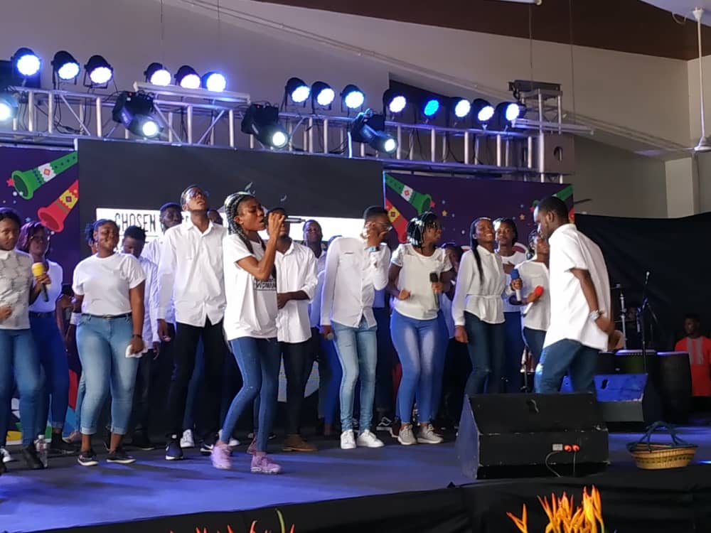 KharisMovement's tweet photo. The University of Ghana Mass choir and The Chosen Vessels Choir blessing our hearts with amazing songs
Live from the University of Ghana (Legon Campus) - Central Cafeteria
Kharis Movement - Flaming The Jesus Brand π₯π₯π₯
#kharismovement
#foreverfavored https://t.co/4FIMJBxhYE