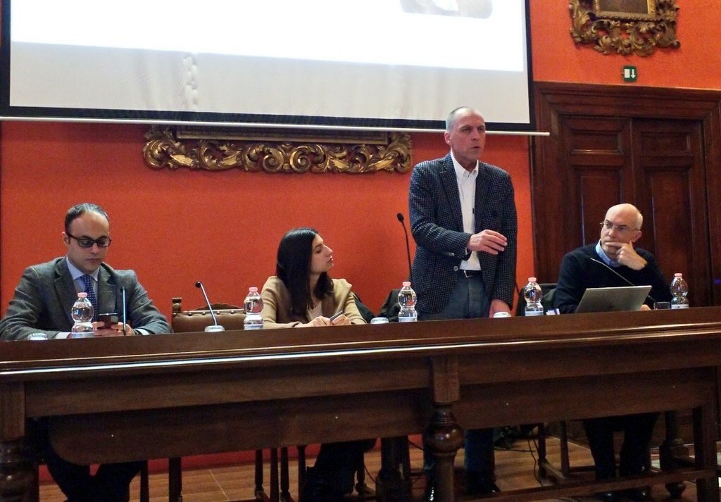 OcchettaF's tweet photo. Europa comunità. Tra popoli e territori. A #formpol @connessioniFP Grazie a @Leonardobecchet #Parapini e @luigibartone https://t.co/EhHylc4NlI