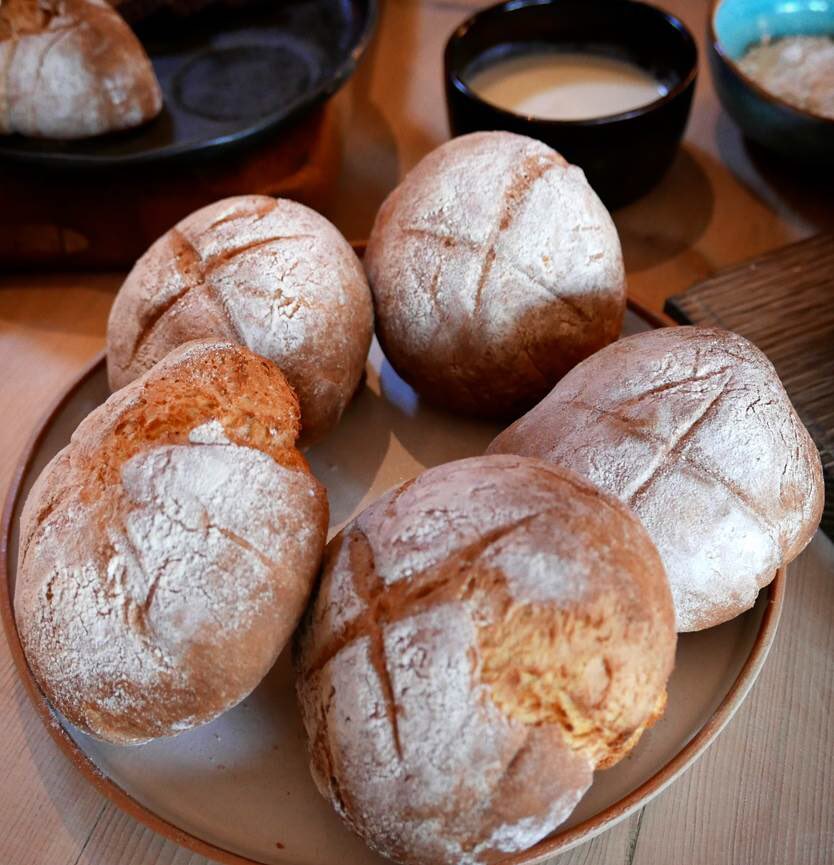 dysartpetersham's tweet photo. Bread, with butter, or salt, conjures wonderful associations-here we take pleasure in bread we make every day served warm, with butter ... read more here: https://t.co/cN35MMyWe3  @kennethculhane @JRErestaurants #truthloveandcleancutlery @gbchefs @LocavoreMag @slowfooduk https://t.co/UAwahMs9wl