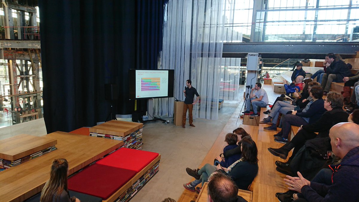LeemansBas's tweet photo. @LGaming013 mooie presentatie van @VanRooij over Gamegedrag jongeren! https://t.co/vDhiCk32ih