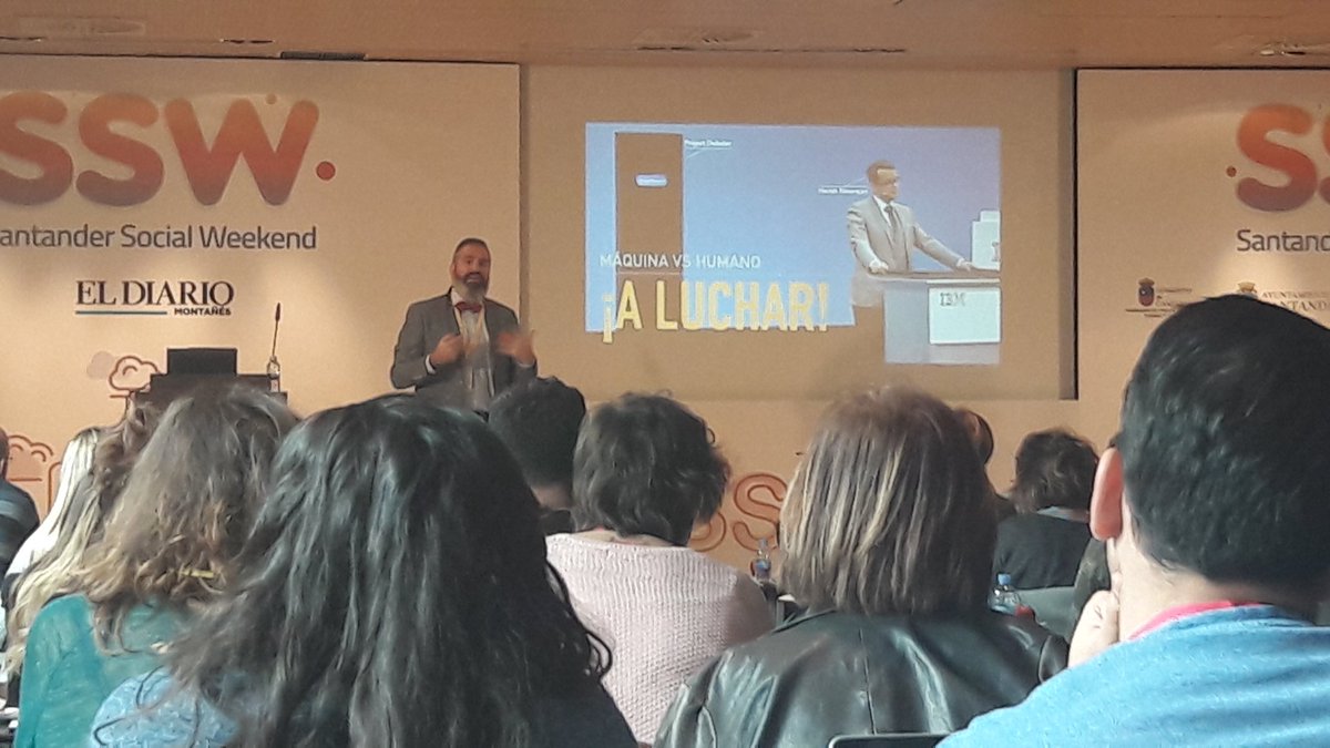 Experienta_es's tweet photo. Inteligencia artificial es una lucha por entender al usuario: qué busca y cómo nos busca. Fernando Muñoz #SSW2019 https://t.co/jBcryIXnqs
