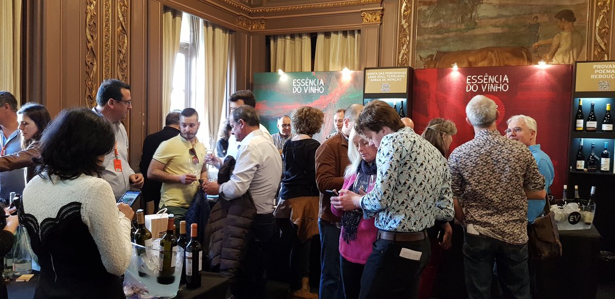 tenunplanb's tweet photo. Una jornada espectacular donde productores y #winelovers se dan cita en #essênciadovinho 2019 #eventosbyplanb #eventosdevino #vinho #vinosportugal , https://t.co/0tAYd3jSk6
