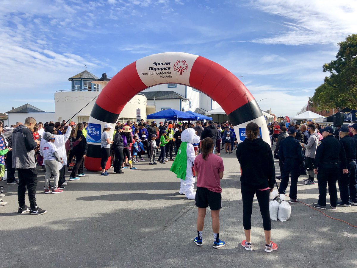 Brooks_Jarosz's tweet photo. RIGHT NOW: 300 runners ready for @SONorCal 5k dash about to get underway on a sunny &amp; crisp #SanFrancisco #Saturday benefiting #SpecialOlympics! $150,000 raised! #Dashandsplash https://t.co/Ji6GZNCQoU
