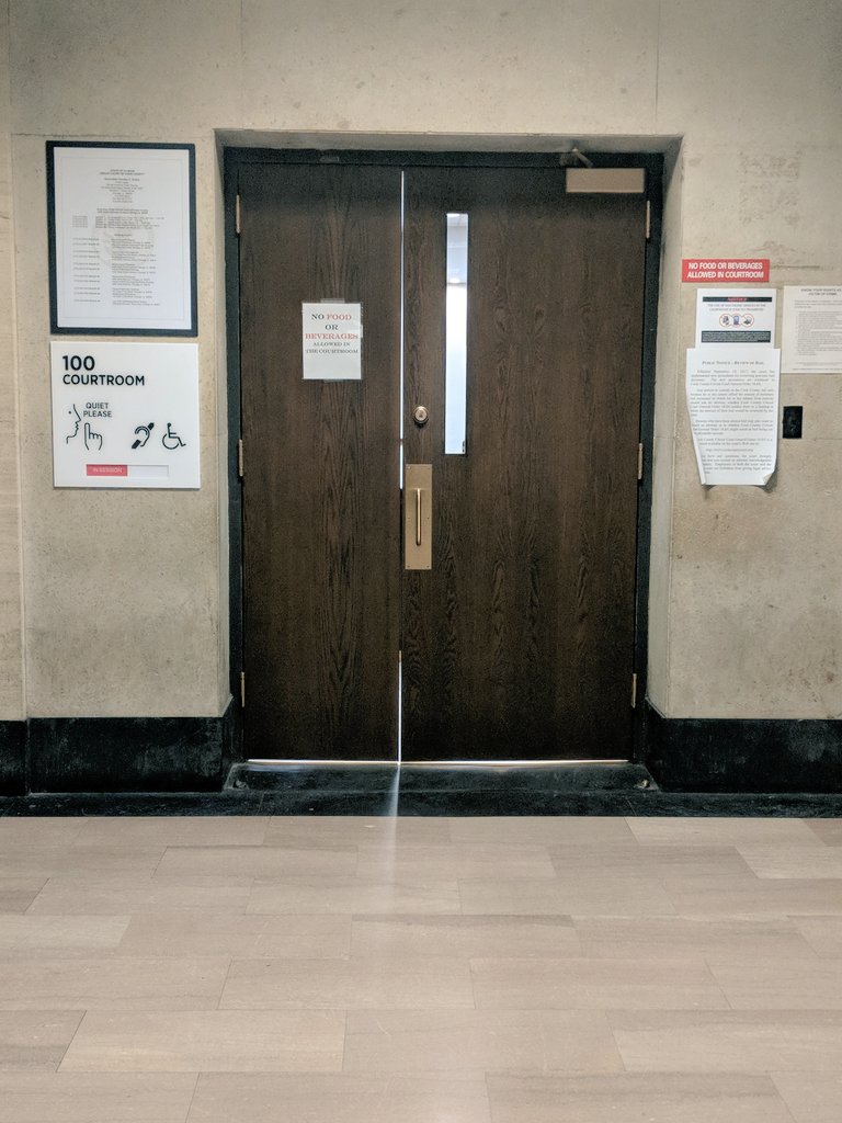 #RKelly will stand before Cook County Judge John Fitzgerald Lyke Jr. in courtroom 100 in about 30 mins. Judge Lyke set Empire star #JussieSmollett bond at $100,000 earlier this week. @BuzzFeedNews