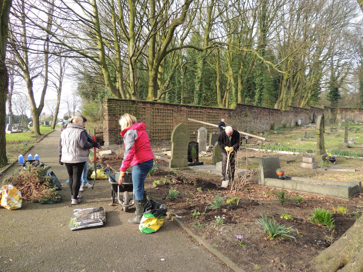 FriendsofFOPCC's tweet image. FOPCC have been busy in God's little acre today, restoring the old Cross Walk Path, and planting shrubs.  Delighted to say that the Daffodil Walk is blooming and will get better each week.  Well worth a visit to this ancient churchyard.