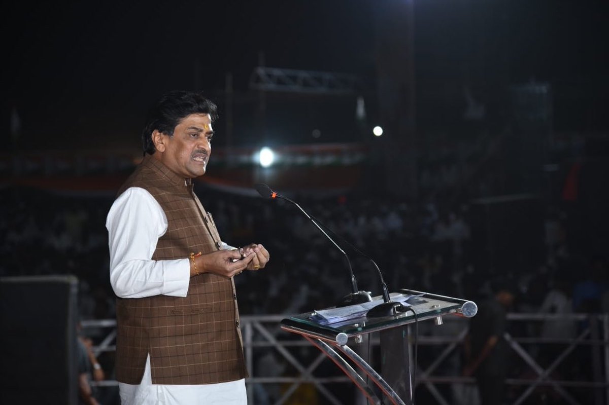 INCMaharashtra's tweet photo. महाआघाडीला निवडूया, महाराष्ट्र घडवूया

आज परळी, जि. बीड येथे काँग्रेस, राष्ट्रवादी काँग्रेस आणि मित्र पक्षांच्या #महाआघाडी च्या पार पडलेल्या जाहीर प्रचार सभेची क्षणचित्रे.. https://t.co/RU692U0lhr