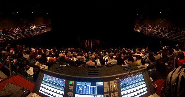 TheBigBowWow's tweet photo. Another full house for @theatrere
•
•
•
•
#techie #techlife #technician #theatretechnician #theatretech #lx #soundie #lightandsound #soundengineer #comedytechnician
#tsm #tour #ontour #tourlife #natureofforgetting #thenatureofforgetting #physicalthe… https://t.co/mdXVXbkiWA https://t.co/dPVyGK8rUD