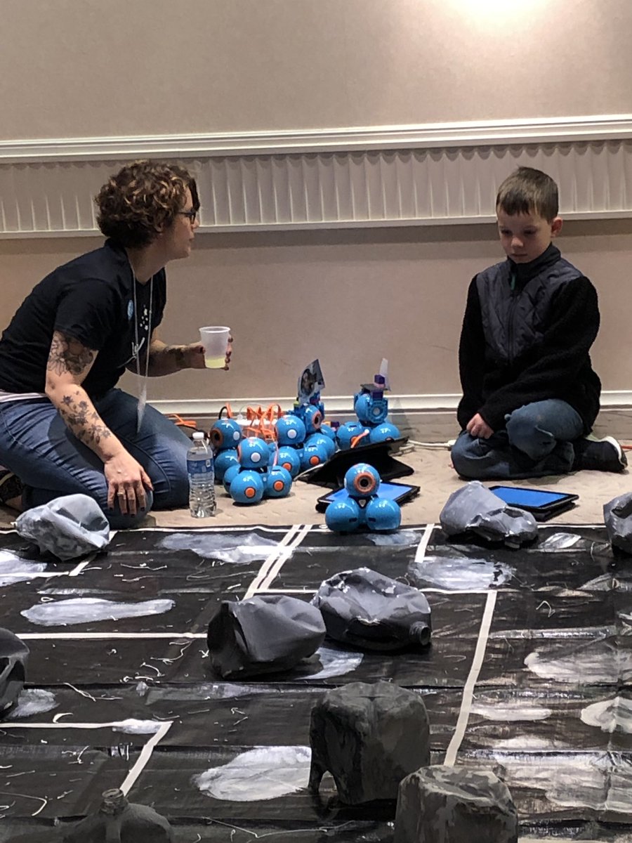 be_everidge's tweet photo. HCPS STEM Day - so much fun!! A great way to spend a rainy Saturday - if you haven’t visited this amazing STEM event yet make your way over before 3:00 today!! #HCPSSTEM; #HCPSNews; #GreatLearningEvent https://t.co/2JevHd6BXD