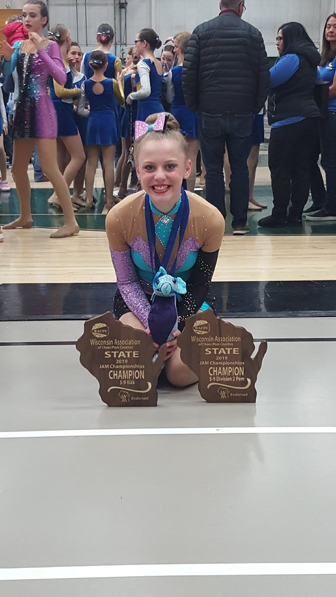 littlechutemike's tweet photo. @Donald_Driver80 @abbrecadabra @Mike_Daniels76 Could I get a SO for @b_morrill on her show off today? Last performance of middle school dance :(  next chapter begins next year!! https://t.co/uFVzWgC4pz