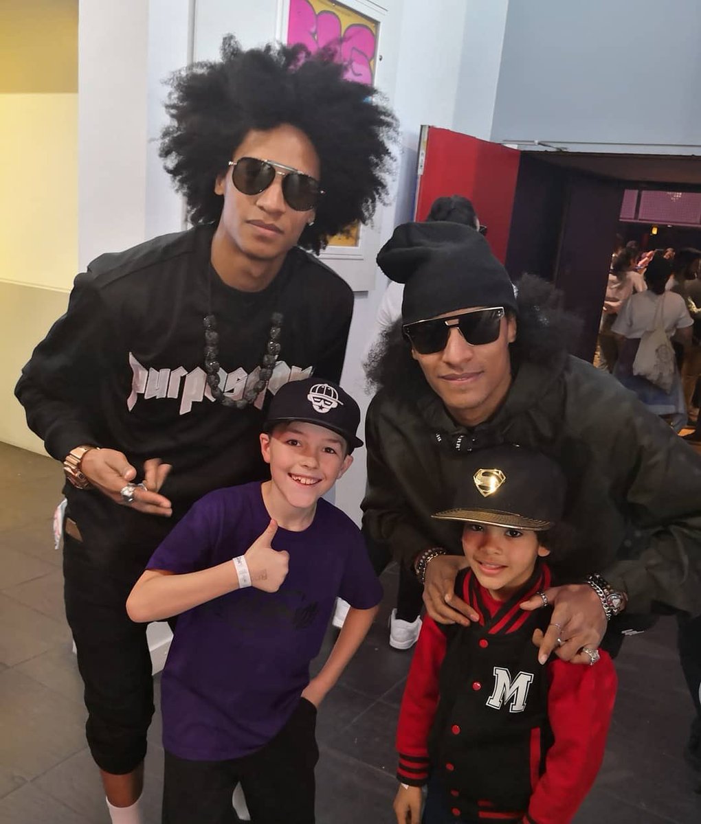 lestwinsfans6's tweet photo. 📸 from @b_stubbz - Wow!! 2 lucky dancers! Myself and @ttme4 got to meet the famous @lestwinsoff @officiallestwins @lestwinson
@justedeboutuk
@leximaize
#lestwinsofficial #hiphopdance #dancers #ukdancer #boydancer https://t.co/Uc97QGMmvP