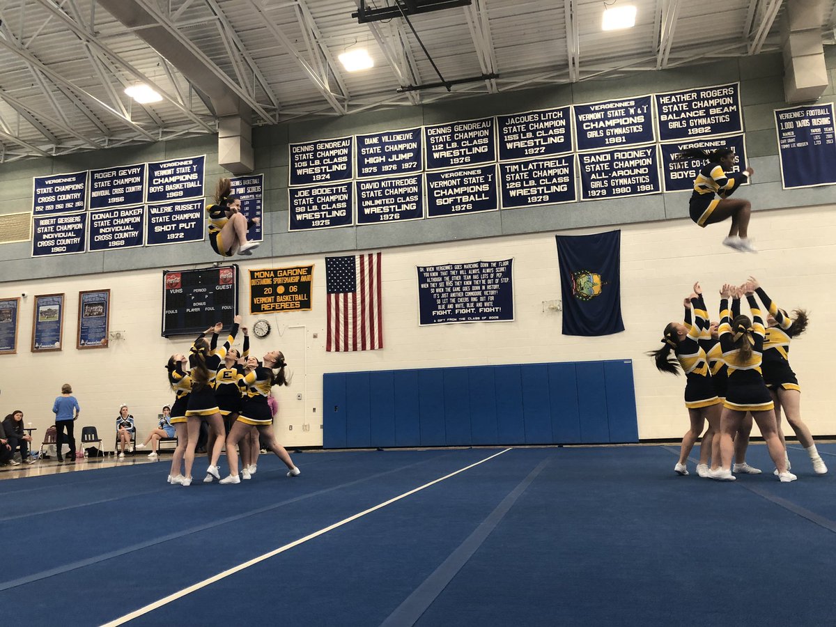 vthscheer's tweet photo. A great and exciting performance from Essex High School! #vtplayoffs #vthscheer @vtprincipals https://t.co/aekd3Etiw2