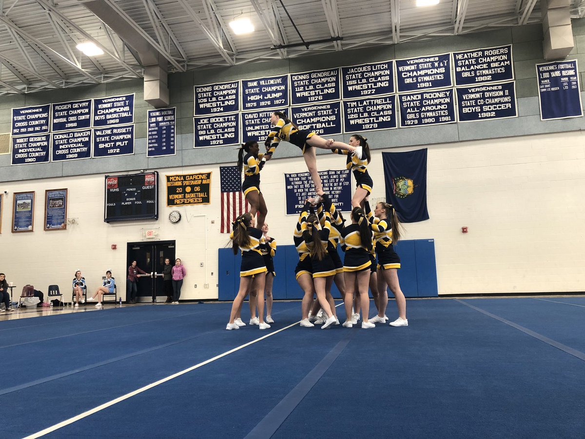 vthscheer's tweet photo. A great and exciting performance from Essex High School! #vtplayoffs #vthscheer @vtprincipals https://t.co/aekd3Etiw2