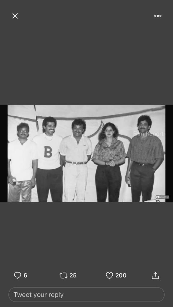 RGVzoomin's tweet photo. Left and right hands lo glasslu vunnai ..madhayalo vunna valla hands lo vunnavevo dhasthunnaru Sridevi garu hands rende free ga kanapaduthunnai..Yendhukante nijayathee kevalam naalonoo nagarjunakinoo ,sridevilonoo maatrame vundhi kaabatti https://t.co/Ts41qzagpf