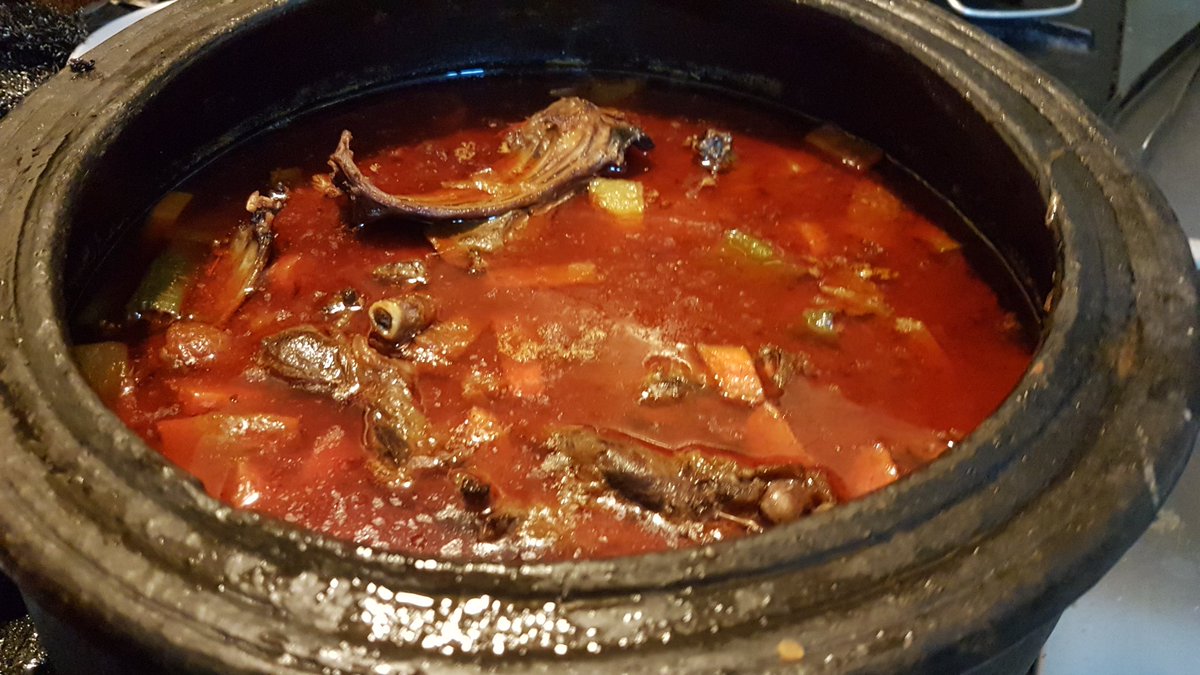 EGastronomi's tweet photo. Edirne avlak alanları ile ünlüdür.
Tarihte her zaman avlak alani olmuştur.

Padişahlar bile av için aylarca Edirne'de kalırlardı.

Tavşan yahni en sevdiklerimden birisi aslında.

#Edirne 
#av
#tavsanyahni
#EdirneCaddeRestoran. https://t.co/ymO6dg6Dmx