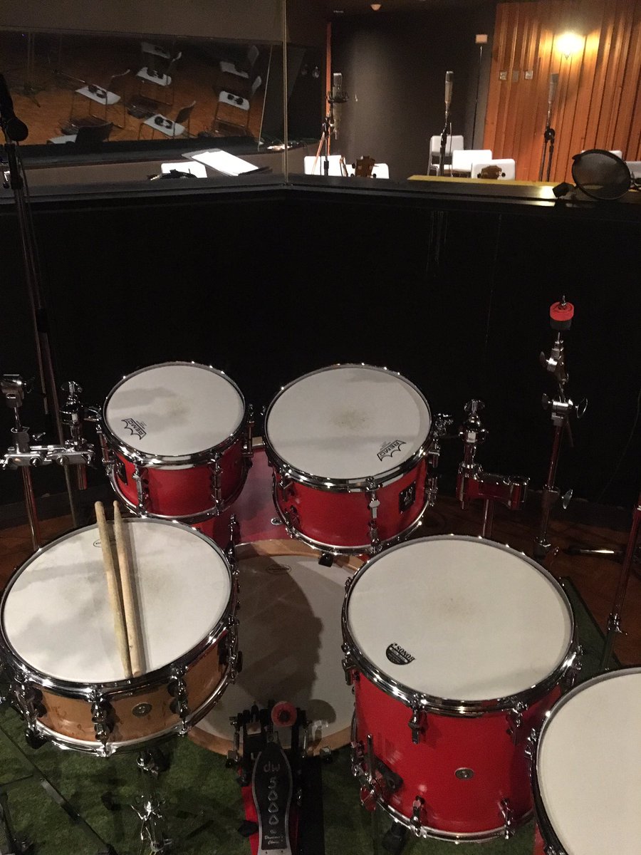 naka_koh's tweet photo. 到着して元気だったので組んじゃった🥁
明日は藤森愛さんのINSIDE RECORDING🔥
#INSIDERECORDING
#キティ伊豆スタジオ https://t.co/7OJ398EWdx