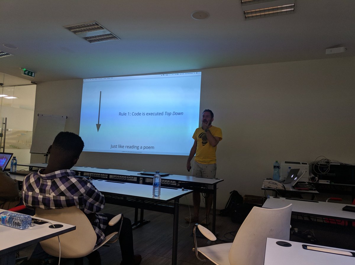dartehmimi's tweet image. Saaaaaaaaaammmmmmmm @sammoorhouse is rocking it here @PyLadiesGhana 2nd Meetup...
Complexities in python
#PyladiesGhana
#GlobalCode