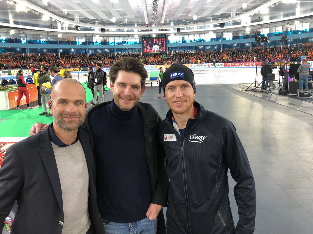robbertderijk's tweet photo. Je komt nog eens wat tegen op het middenterrein van Thialf.. 7x goud WK sprint. @erbenwennemars @jan_bos75 @Spoon_Jeremy #schaatsen #WKsprint https://t.co/w8MIpFIElm