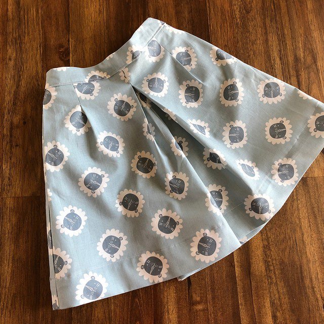 threads_bobbins's tweet photo. Oliver + S Culottes for Rosie! I've posted a couple of sneak peeks before but here's the full blog post! #sewingblog #handmadeclothes #sewingforbaby #oliverands https://t.co/HsUmRWDYXp https://t.co/tinLjWhVv4