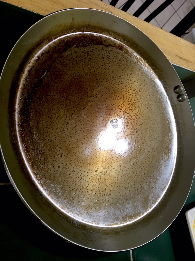 JasonWilliamsNY's tweet photo. Confession: this was all to try out my new de Buyer pan. Also, found out I like boozy whipped cream. https://t.co/UDLh1i2RQZ