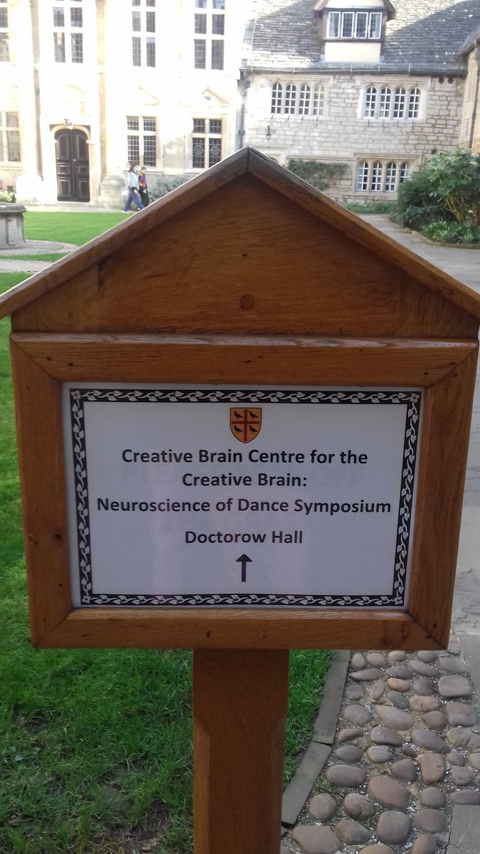 Arrived in #Oxford for the symposium at <a href="/StEdmundHall/">St Edmund Hall</a> . Thank you for hosting us from <a href="/CDaRE_CU/">C-DaRE</a> @CoventryFAH . With the lovely <a href="/karenwood30/">Karen Wood</a> and discussing #dance #avatars and <a href="/Wholodance_EU/">Wholodance</a> .