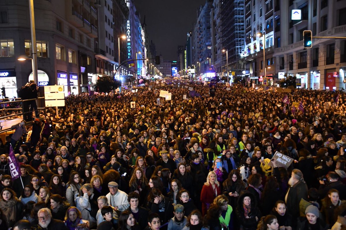IsaMastro's tweet photo. Los defensores de España, están haciendo una lista con los nombres de las personas que trabajábamos para erradicar la violencia contra las mujeres...🤨
Ya me habéis apuntado?
#ApuntamiNombreVOX y el de todas mis hermanas y compañeras... ya de paso salid el #8M con papel y boli!😉 https://t.co/fI72WGDtw4