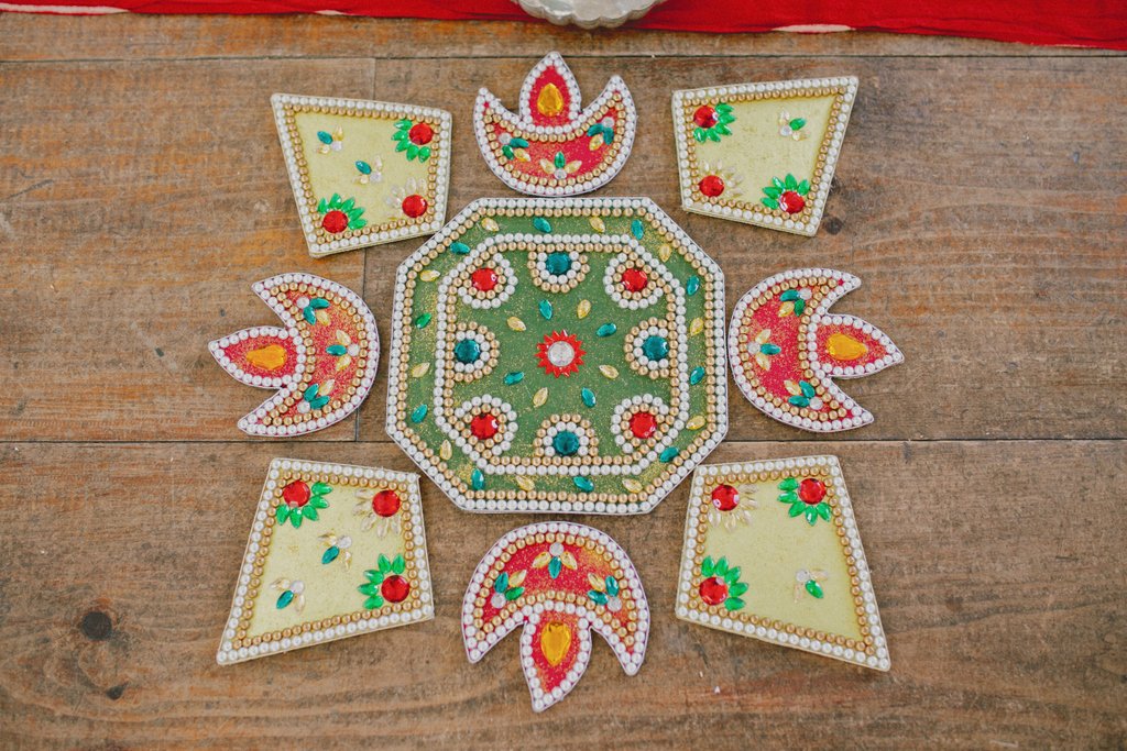 Art is Art. Everything else is everything else.
#retro #art #handmade #fabric #design #style #paper #abstract #vintage #symbol #craft #flower #antique #indianweddingbuzz ##punjabiwedding #asianwedding #desiwedding #asianjewellery #heritagejewellery #pakistanibride #imostudio