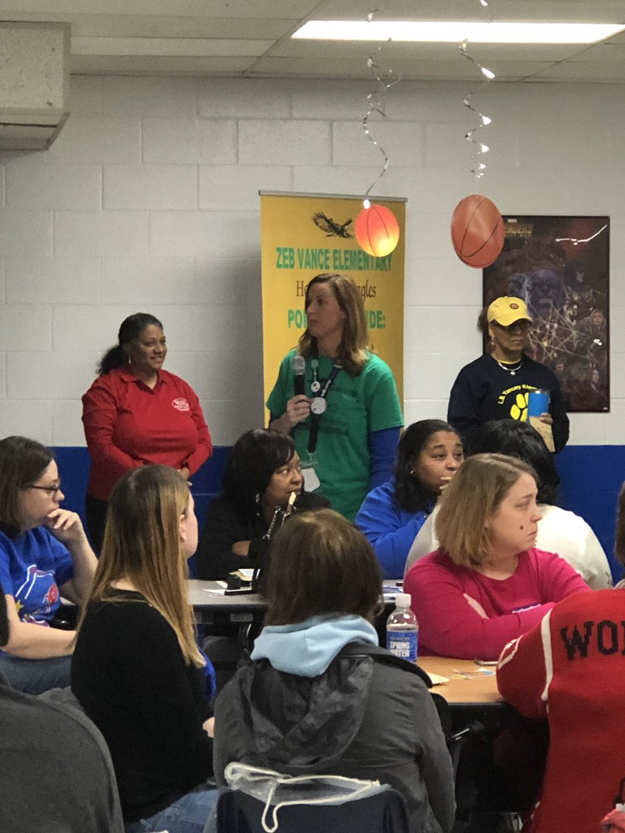 burtonml1974's tweet photo. Kristen Boyd is amazing!  #EdCampVance https://t.co/th4PpM7x9O