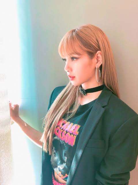 lalalalisa_m tweet media