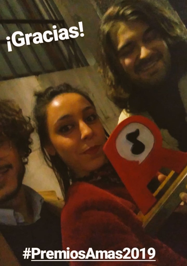 Anoche nos llevamos a casa el premio AMAS 2019 en la categoría #CanciónRock. Ha sido un placer. Sin duda, el trofeo es lo de menos. Gracias a todos los que nos dais vuestro apoyo y creéis en nuestro proyecto ♥️ Os queremos y prometemos seguir dando guerra! 

@PremiosAMAS