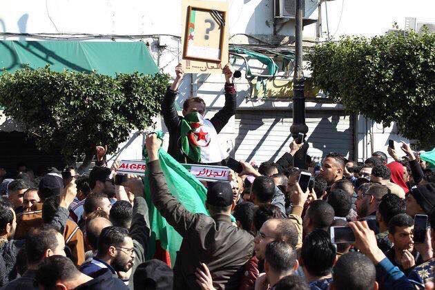 RachaBer1's tweet photo. #لا_للعهدة_الخامسة https://t.co/BGp9EkH8nJ