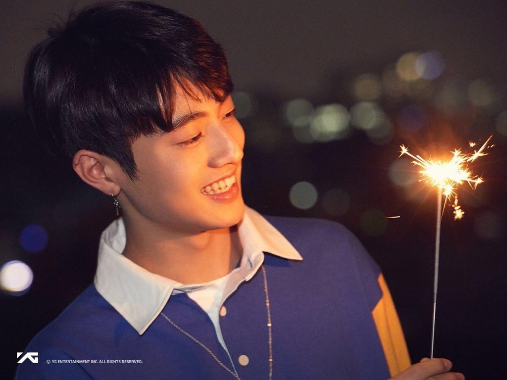 javaCodes4U's tweet image. i love his smile 😩

#YG_TREASURE_BOX