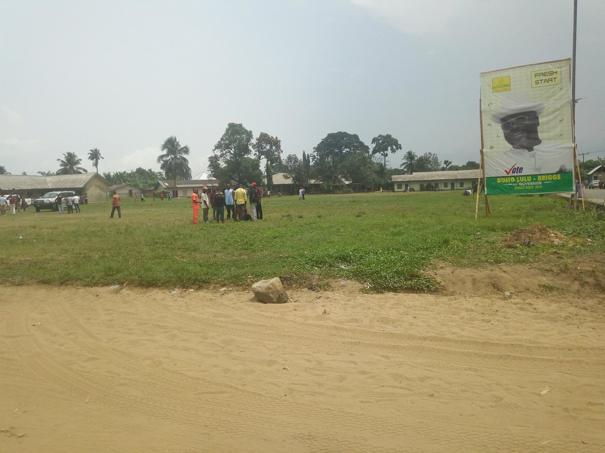 GADA_PHC's tweet photo. Women at ward 12, Biara Gokana LGA, unit 1-13, standing afar after casting their votes in Rivers State

The incident that followed wasn't so good for them as they witnessed some ballot boxes &amp; ballot papers destroyed.

Results were not collated &amp; announced

#NigeriaDecides2019 https://t.co/JwcGbOcdy9