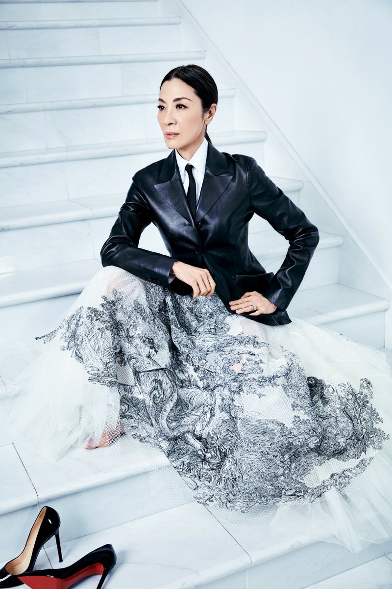 Michelle Yeoh D0GIWqJVAAAghBm