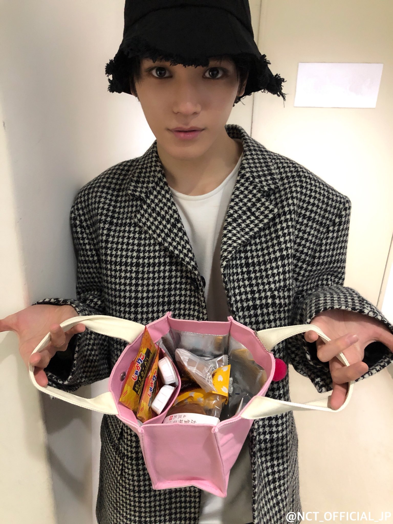 NCT テヨン NEOCITY バストレカ 最終値下げ NCT 127 テヨン トレカ 6TH Anniversary アクスタ - メルカリ