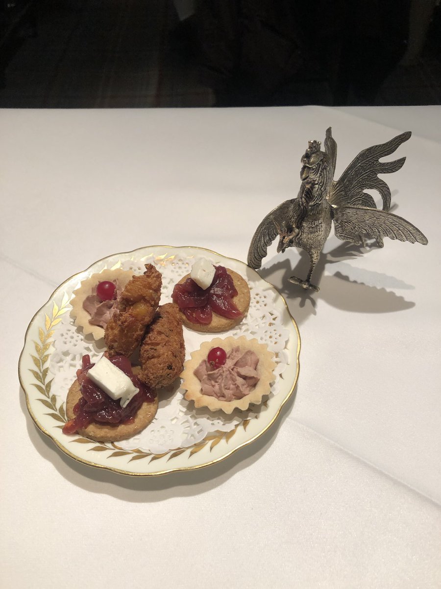 brand3michael's tweet photo. @TwoFatLadies88 awesome lunch today. https://t.co/DCedAHjjnv