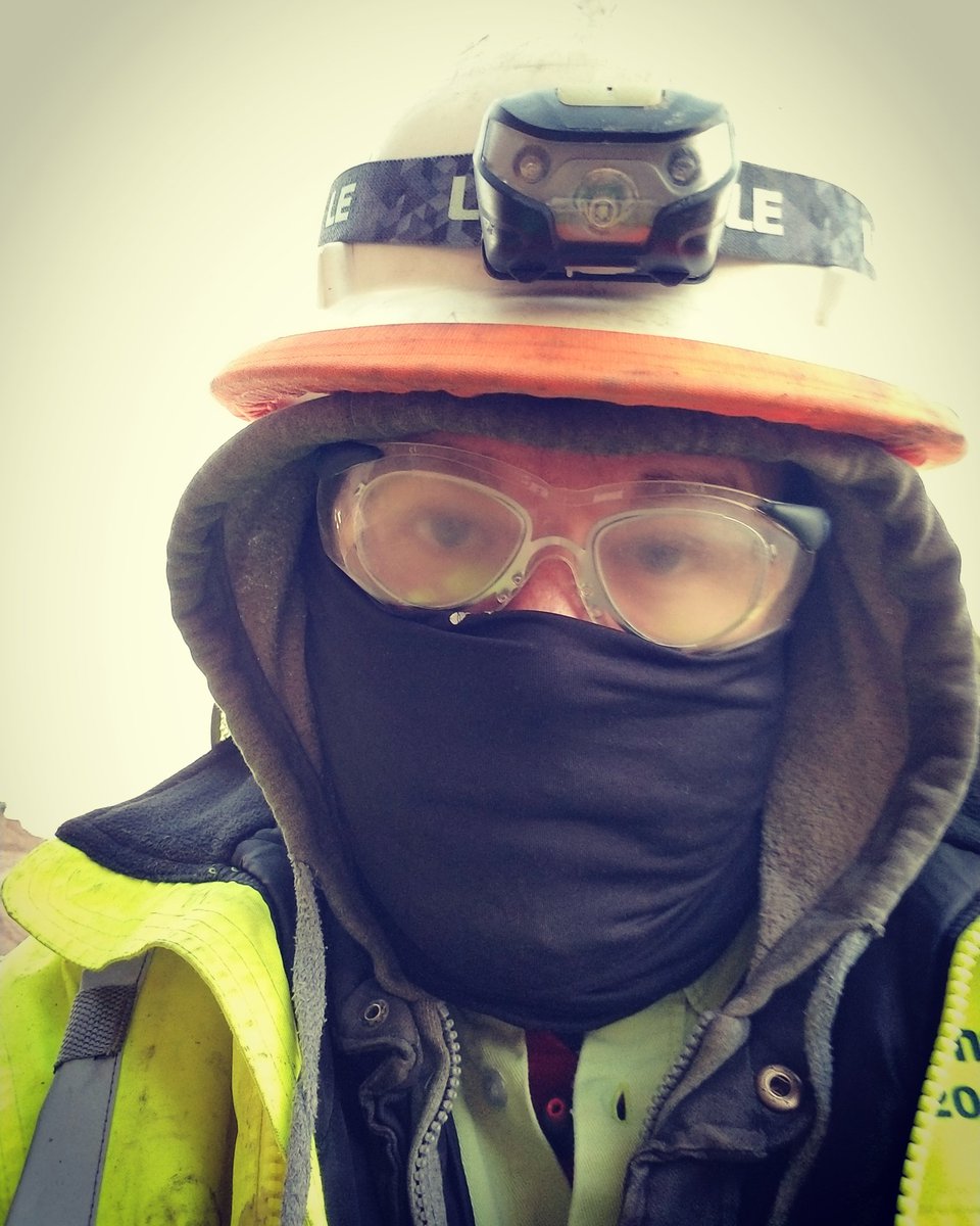 Big_Al_Burgundy's tweet photo. I'm either working outside in near freezing weather or I'm planning an elaborate bank heist. 
#SteamyLenses
#OceansOne https://t.co/s3G1dct9eu