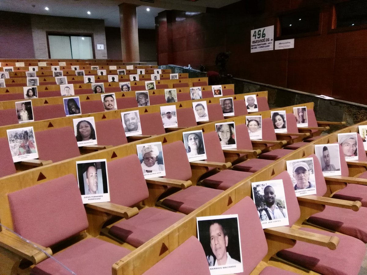 Constituyenteex's tweet photo. #NuncaMasExilio #DesdeMeridaDefendemosLaJEP Exiliados/as Victimas de Crimenes de Estado + de 860.000 Exiliadxs Politicxs, Retorno Digno y con Garantias, Reconocimiento del Exilio como hecho Victimizante @Movicecol @MoviceAntioquia https://t.co/MzpvgSkx69